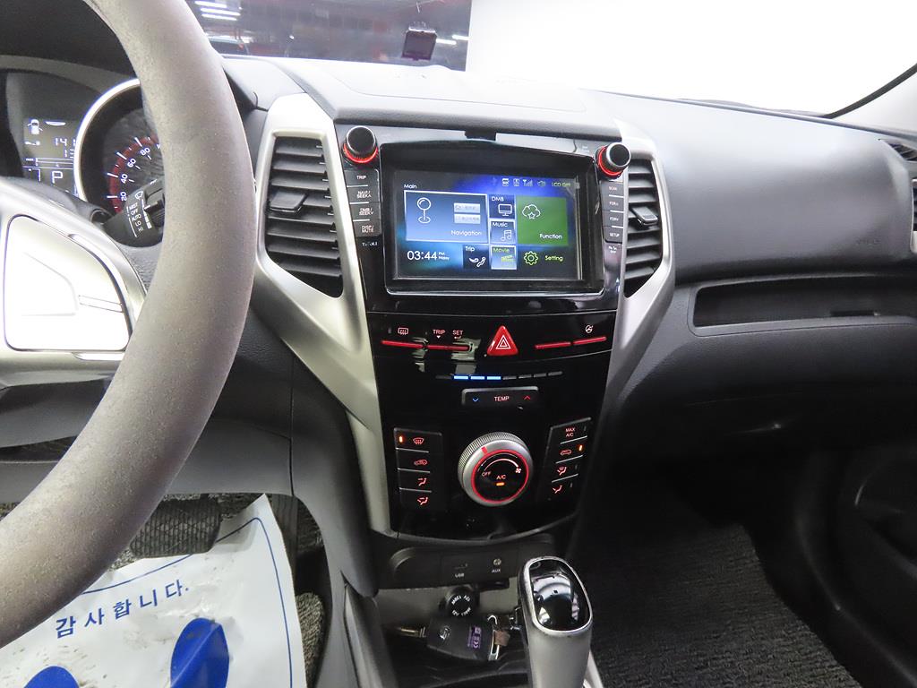 Ssangyong Tivoli - Vista 10