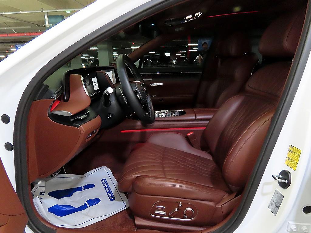 Genesis G90 - Vista 6