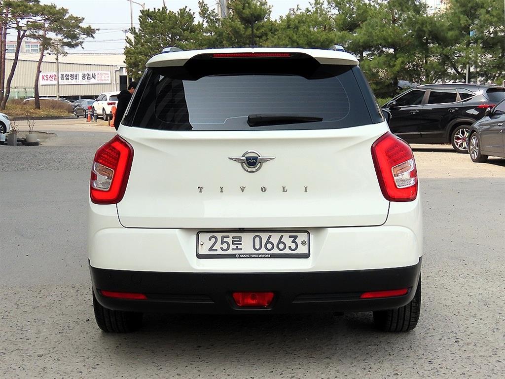Ssangyong Tivoli - Vista 4
