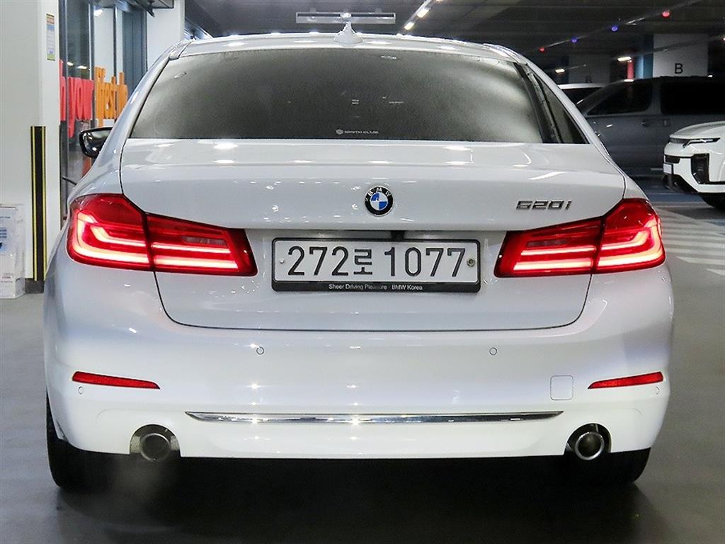 BMW 5 Series - Vista 5