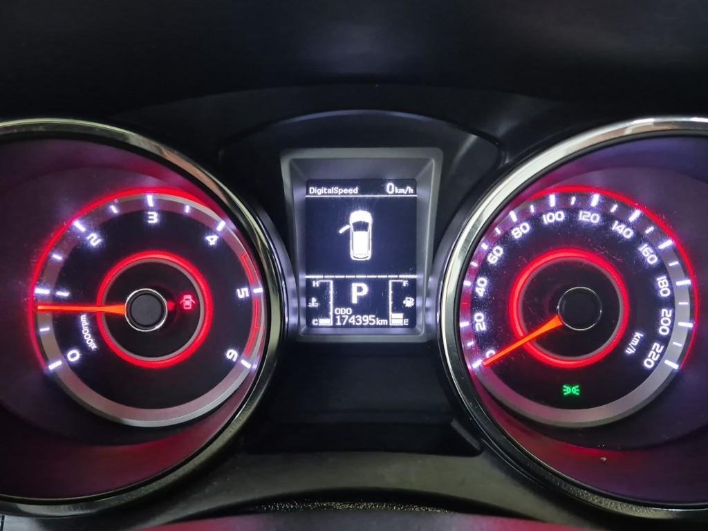 Ssangyong Tivoli - Vista 6