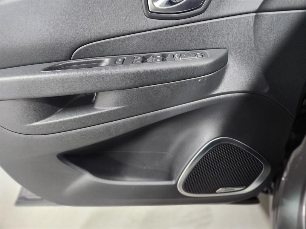 SAMSUNG QM3 - Vista 9