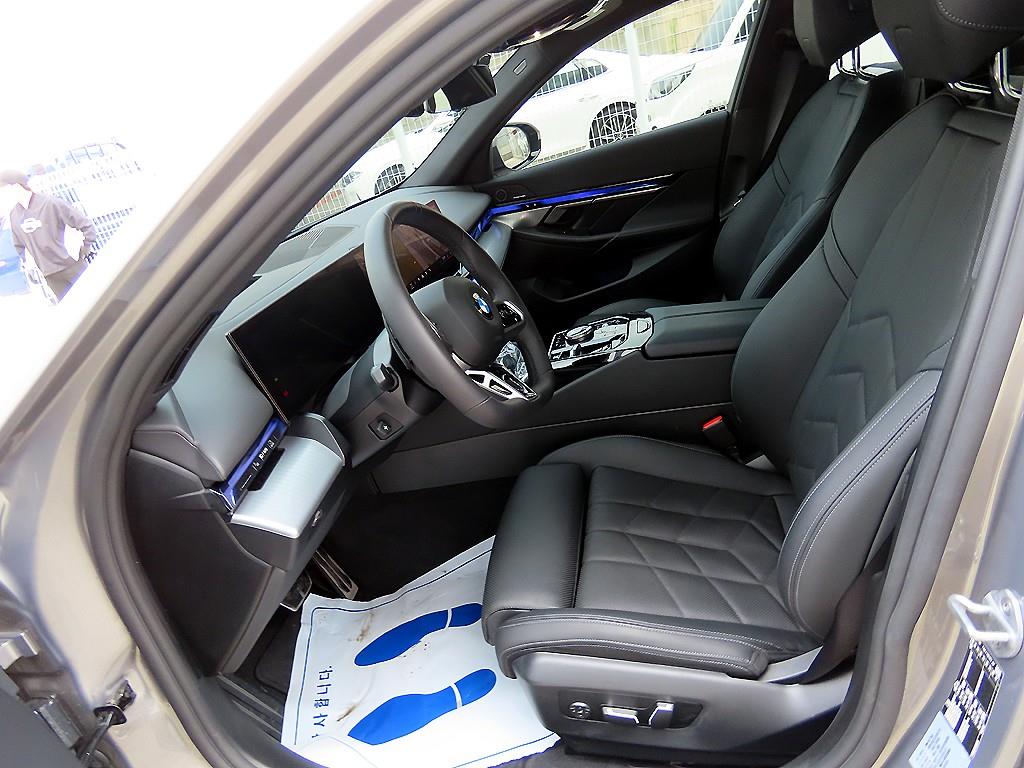 BMW 5 Series - Vista 5