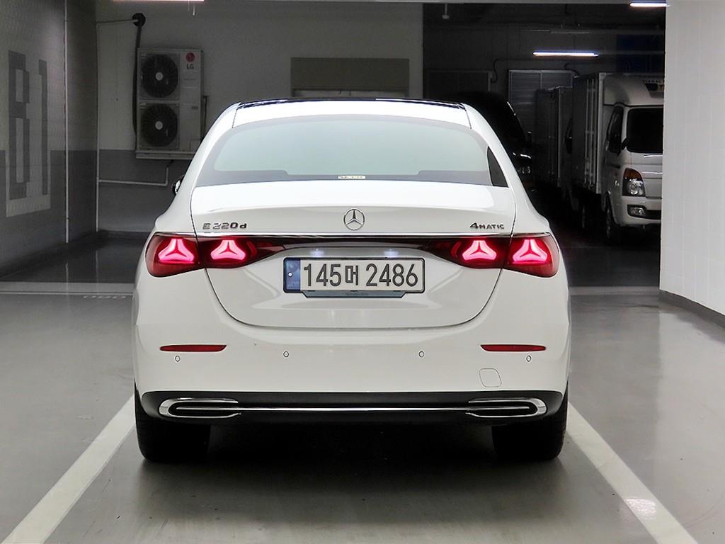 Mercedes Benz E class - Vista 3