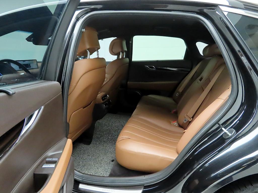Genesis G80 - Vista 12