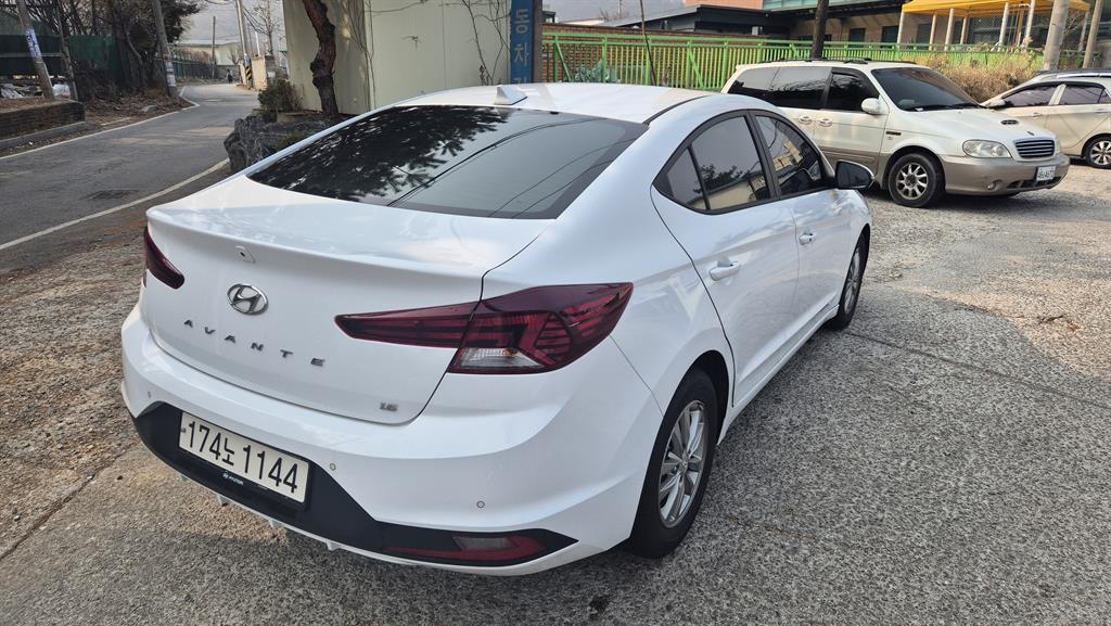 HYUNDAI Avante 2020 Blanco - Importación desde Corea - HF Imports Iquique - Foto 18