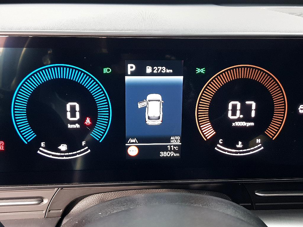 HYUNDAI Kona - Vista 7