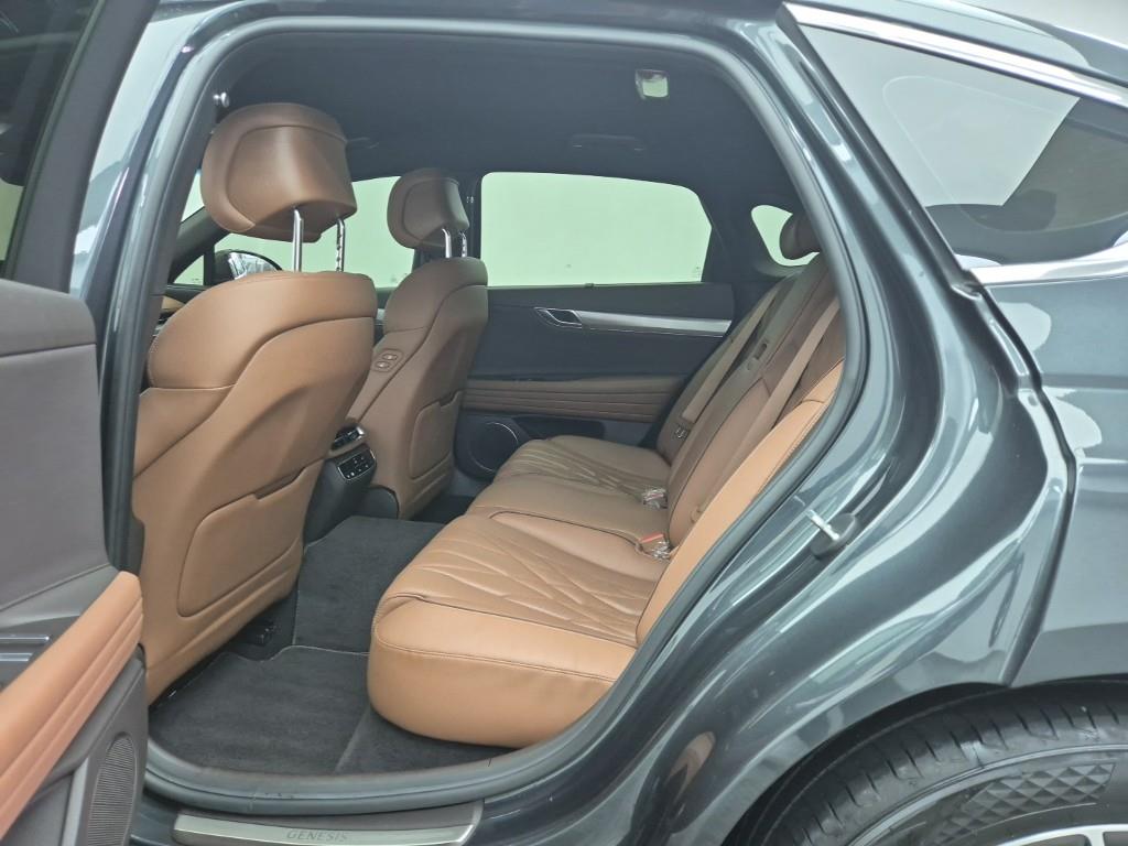 Genesis G80 - Vista 12