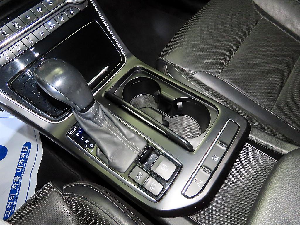 HYUNDAI Grandeur - Vista 12