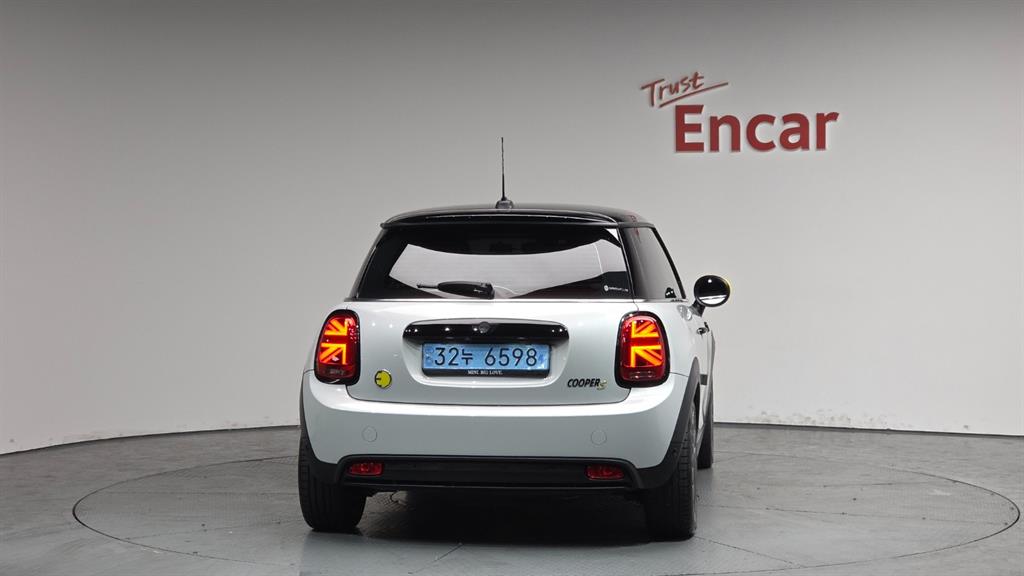 Mini Cooper Electric - Vista 4