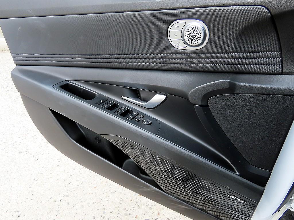 HYUNDAI Avante - Vista 11