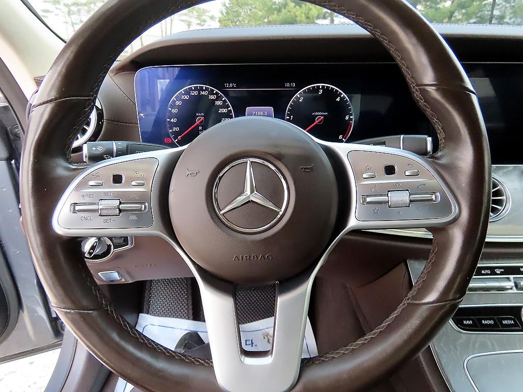 Mercedes Benz CLS Class - Vista 8