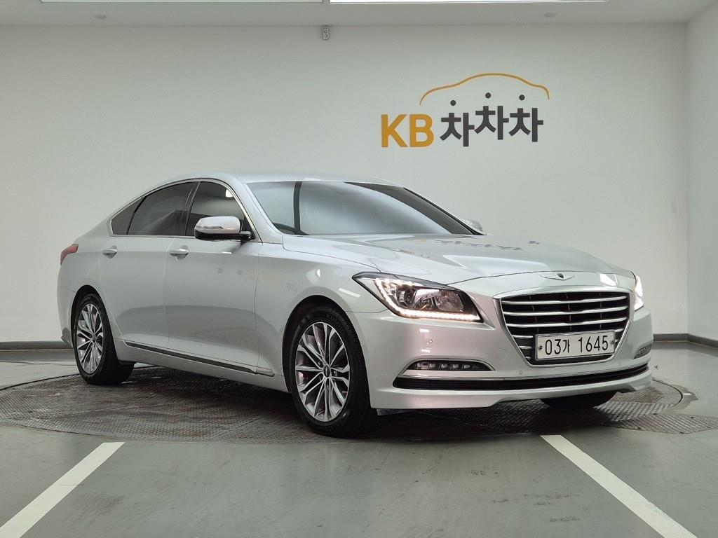 HYUNDAI Genesis - Vista 2