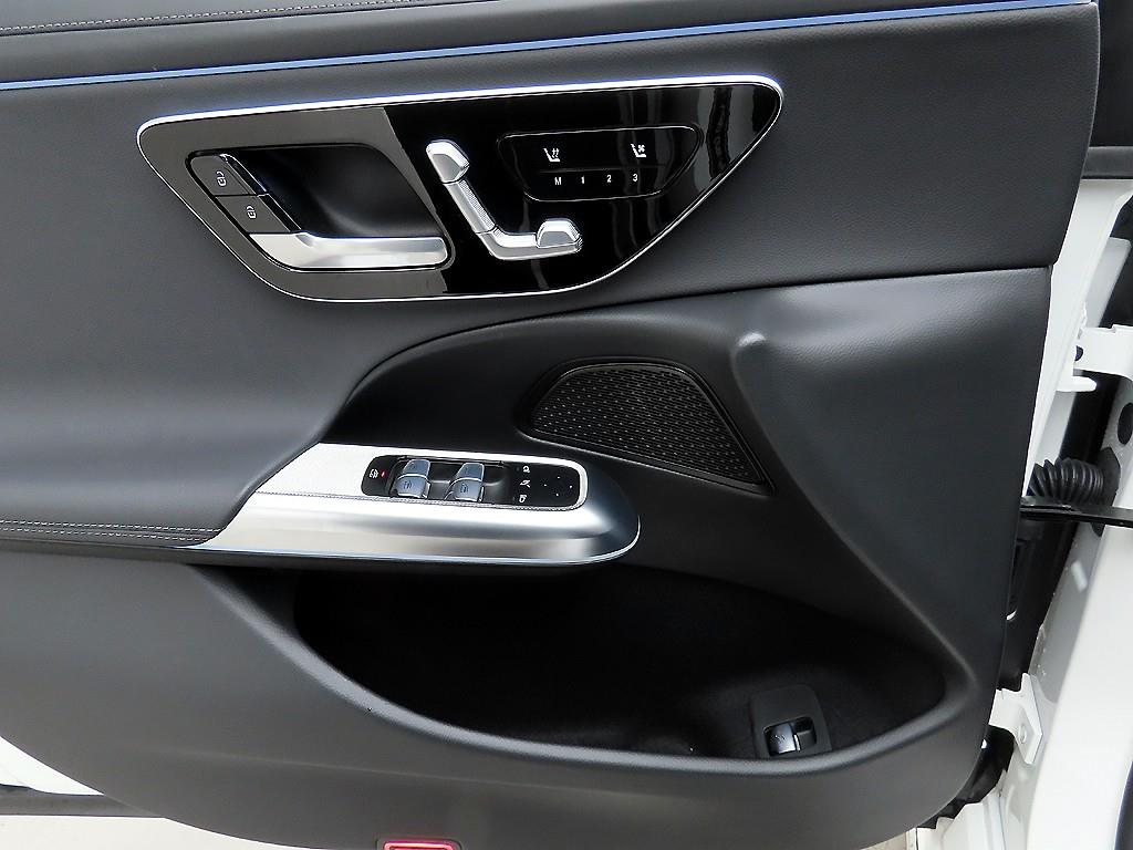 Mercedes Benz E class - Vista 11