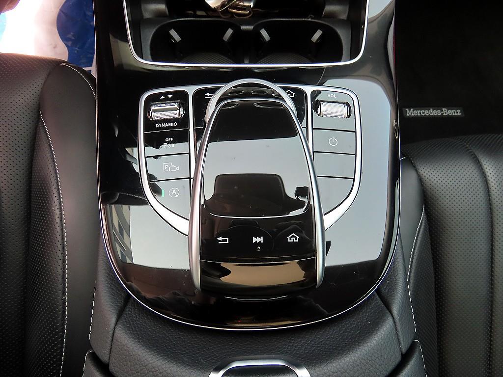 Mercedes Benz E class - Vista 12