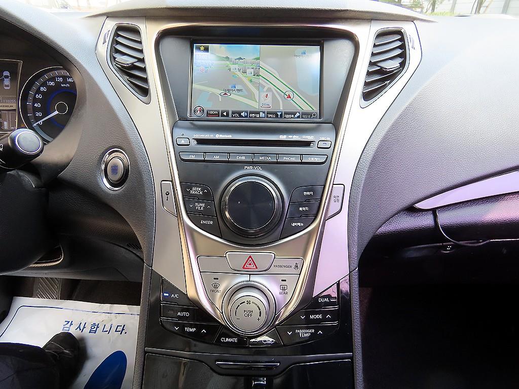 HYUNDAI Grandeur - Vista 12