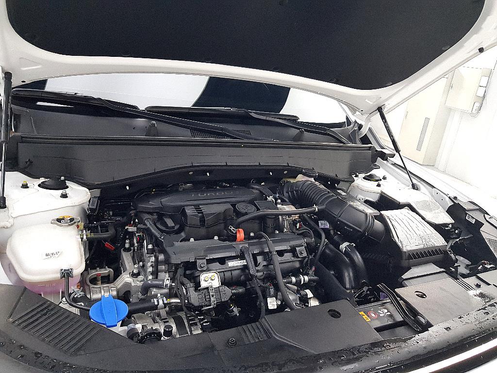 HYUNDAI Kona - Vista 6