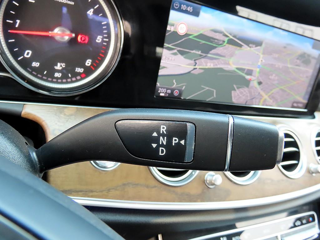 Mercedes Benz E class - Vista 11