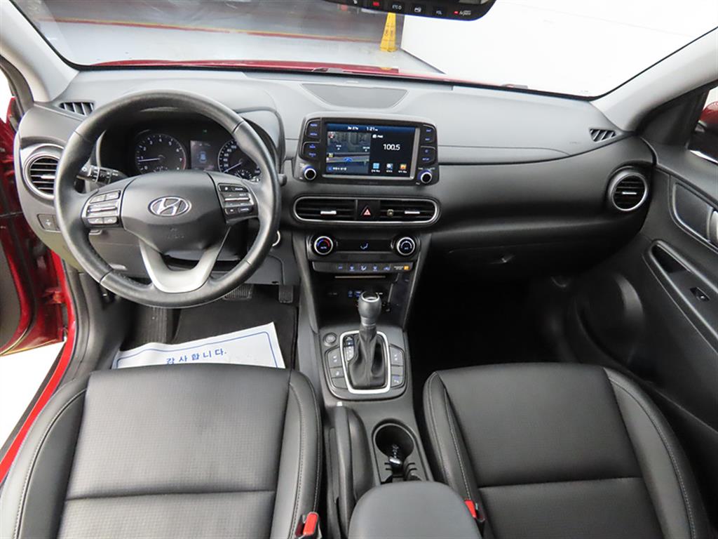 HYUNDAI Kona - Vista 7