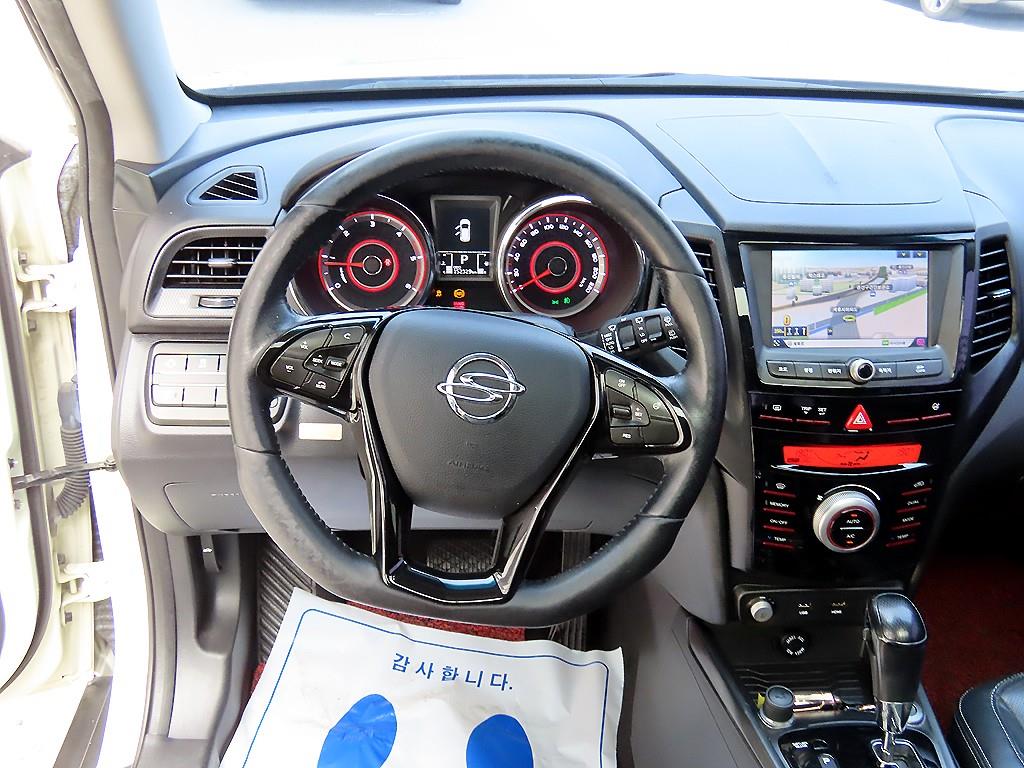 Ssangyong Tivoli - Vista 8