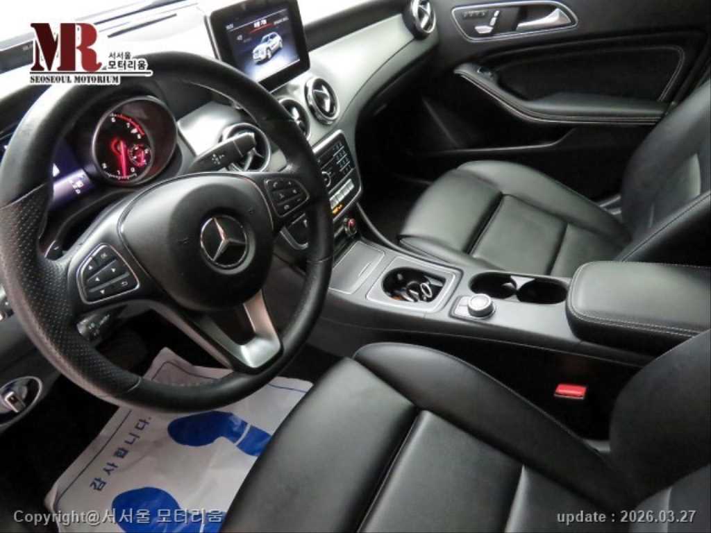 Mercedes Benz GLA Class - Vista 7