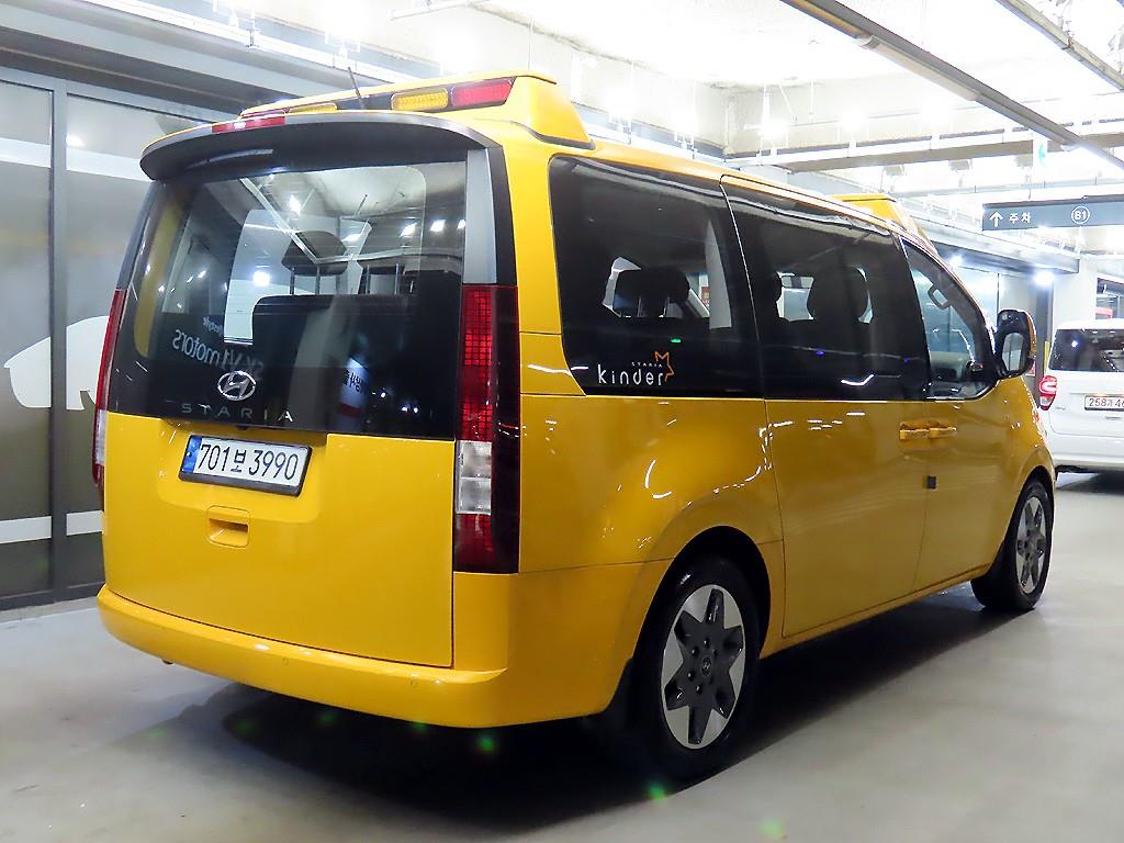 HYUNDAI Staria - Vista 4