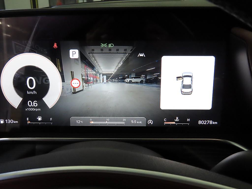 Genesis G90 - Vista 9