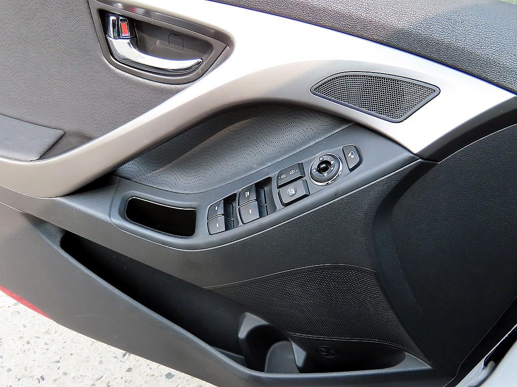 HYUNDAI Avante - Vista 11