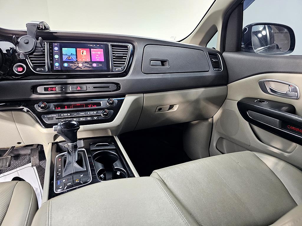 KIA Carnival - Vista 10