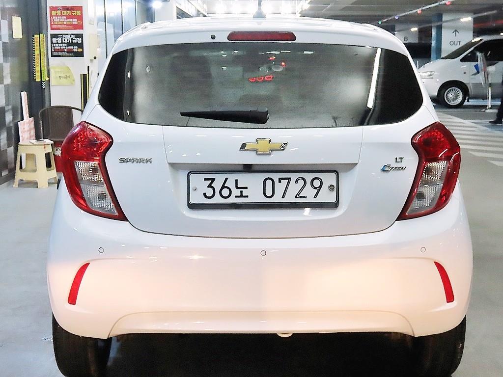Chevrolet Spark - Vista 5