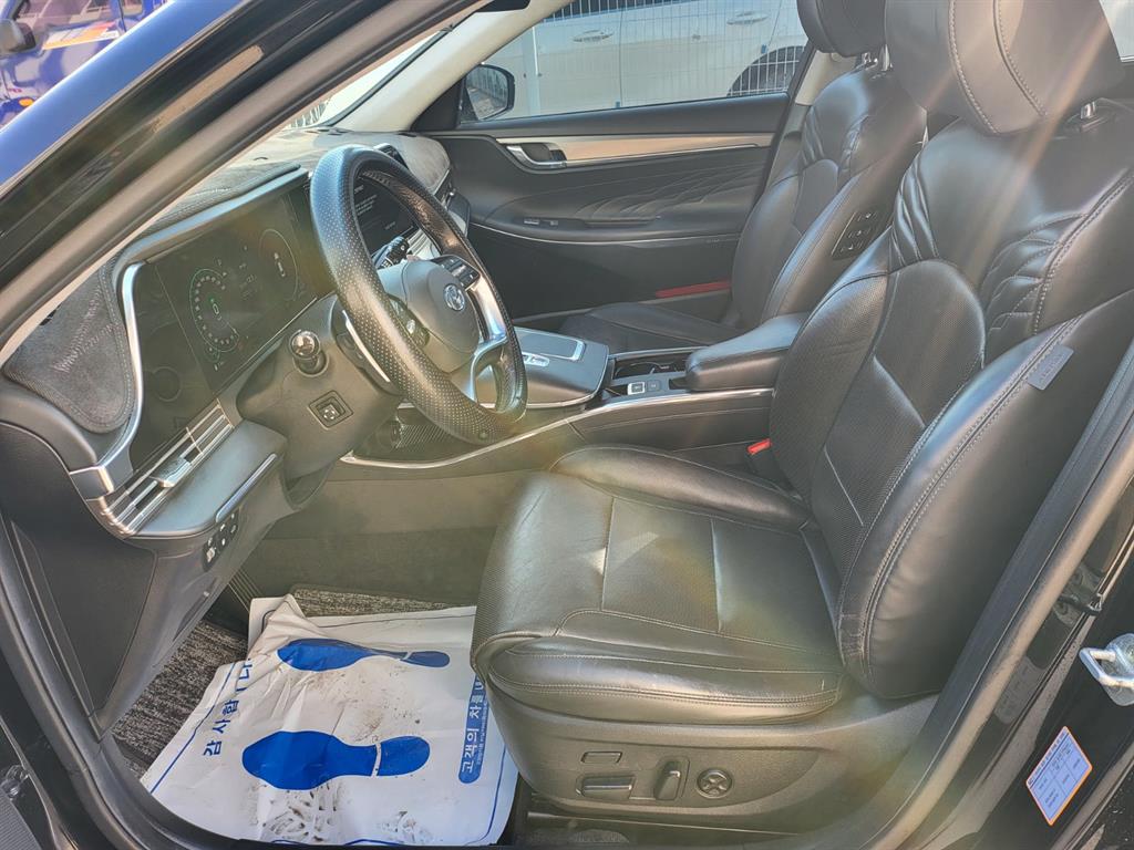 HYUNDAI Grandeur - Vista 5