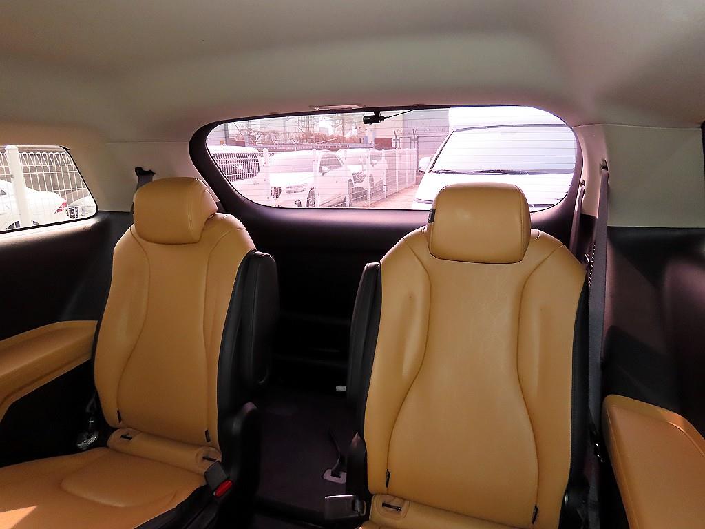 KIA Carnival - Vista 7