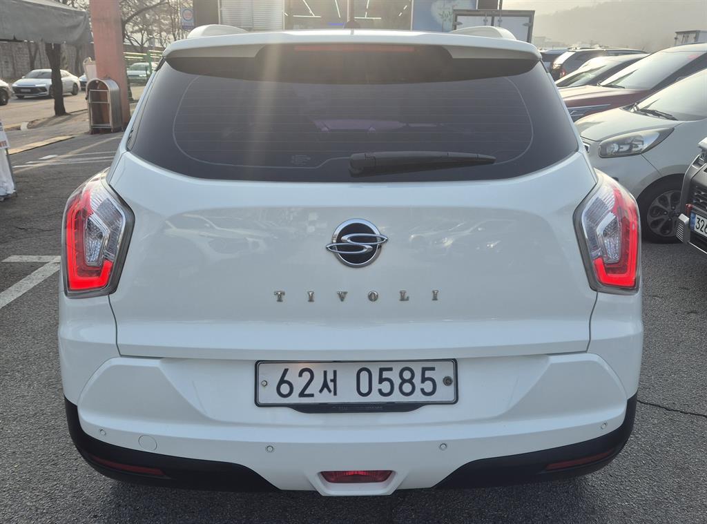 Ssangyong Tivoli - Vista 5