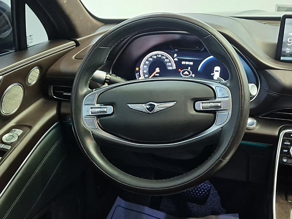 Genesis GV80 - Vista 9