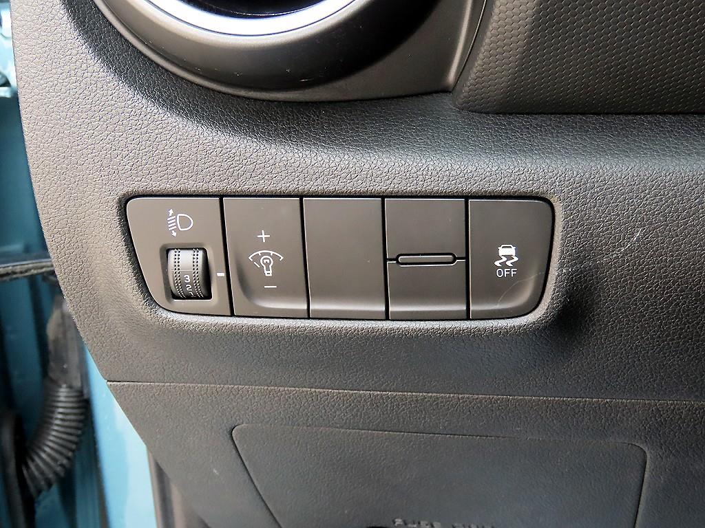 HYUNDAI Kona - Vista 12