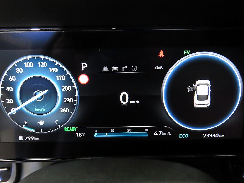 HYUNDAI Avante - Vista 9