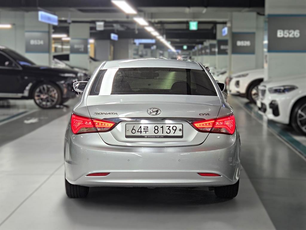 HYUNDAI Sonata - Vista 4