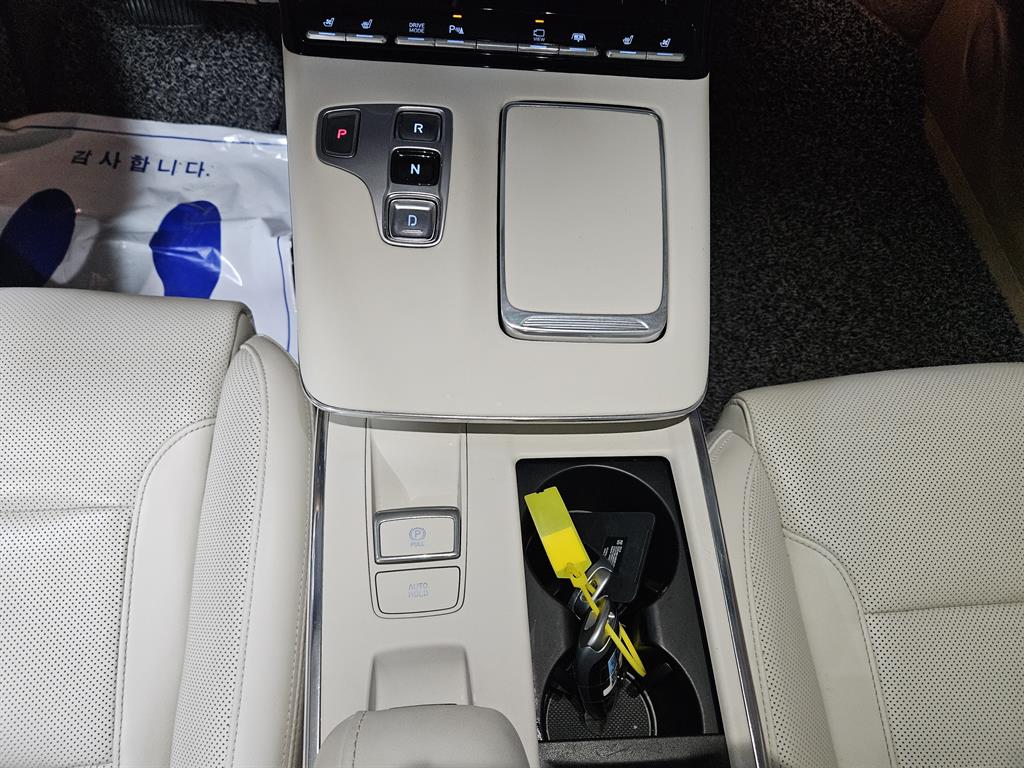 HYUNDAI Grandeur - Vista 9