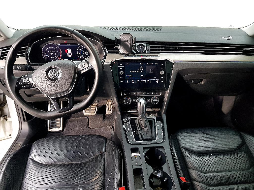 Volkswagen Arteon - Vista 5