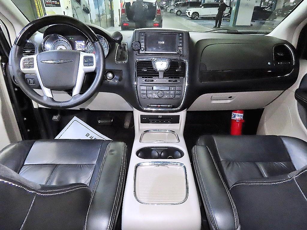 Chrysler Voyager - Vista 10