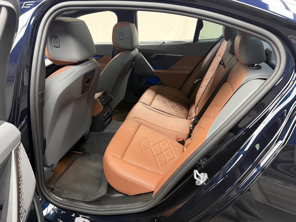 BMW 5 Series - Vista 11