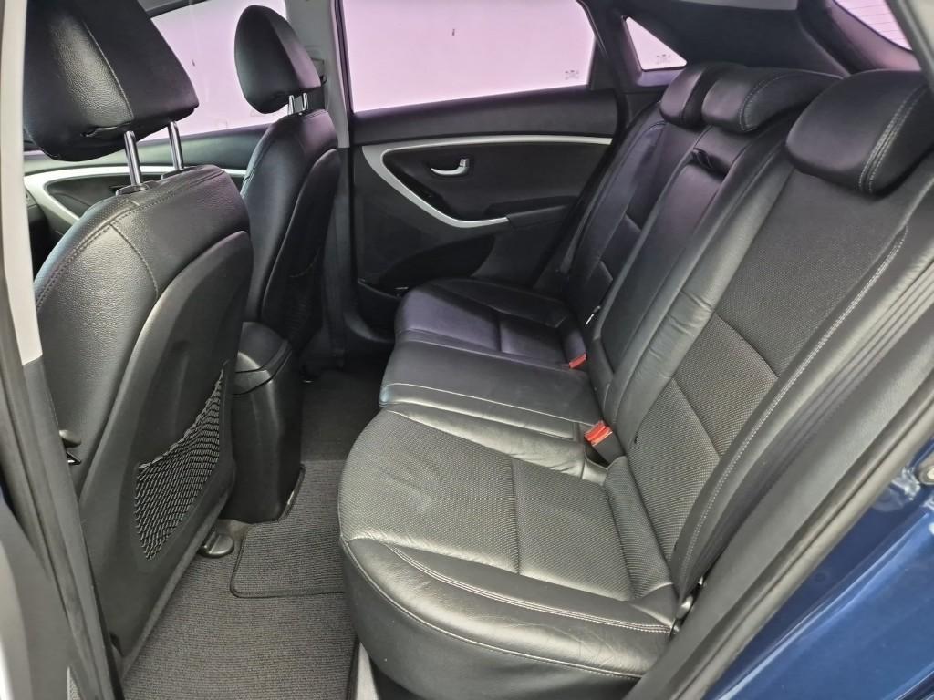 HYUNDAI i30 - Vista 12