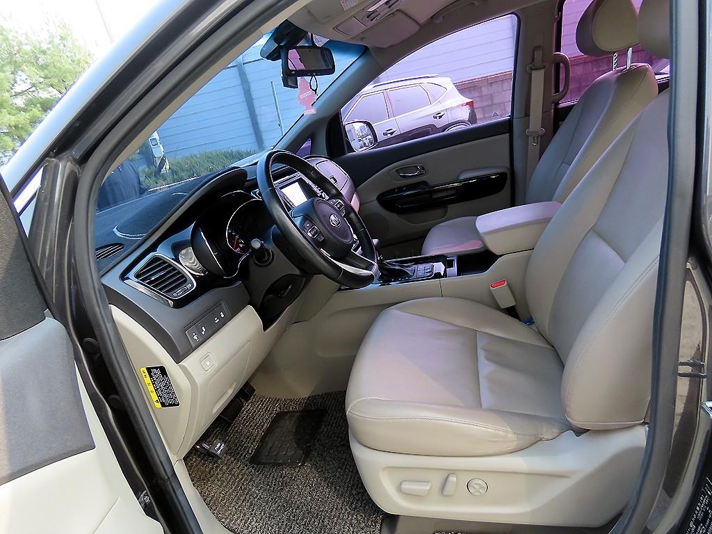 KIA Carnival - Vista 5