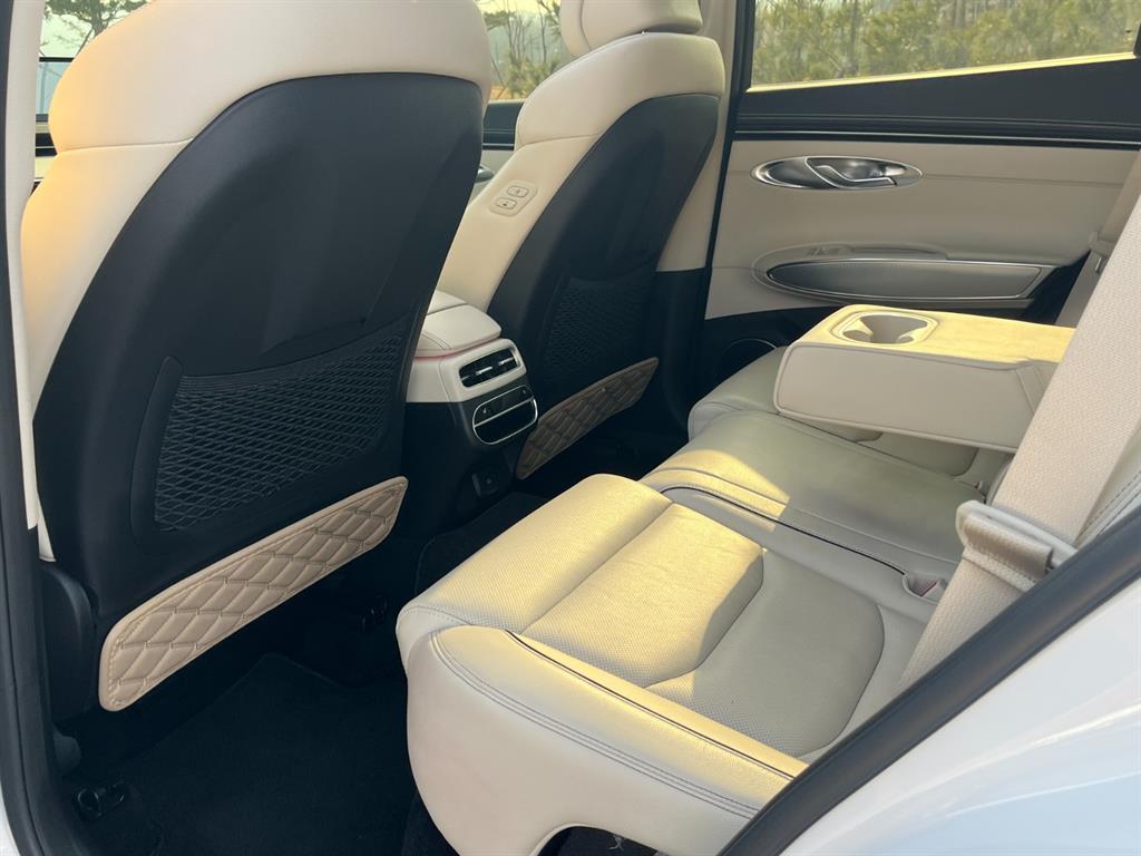 Genesis GV70 2023 Blanco - Importación desde Corea - HF Imports Iquique - Foto 17