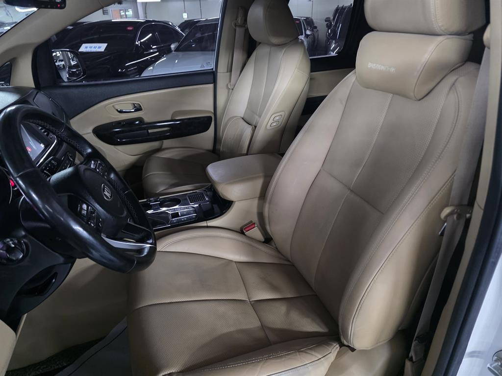 KIA Carnival - Vista 7