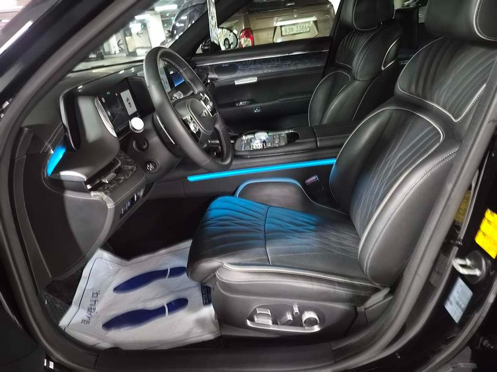 Genesis G90 - Vista 6