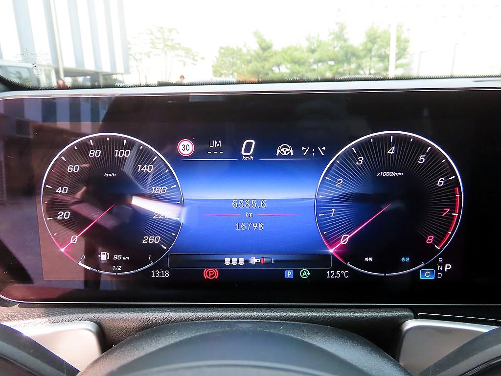 Mercedes Benz GLB Class - Vista 9