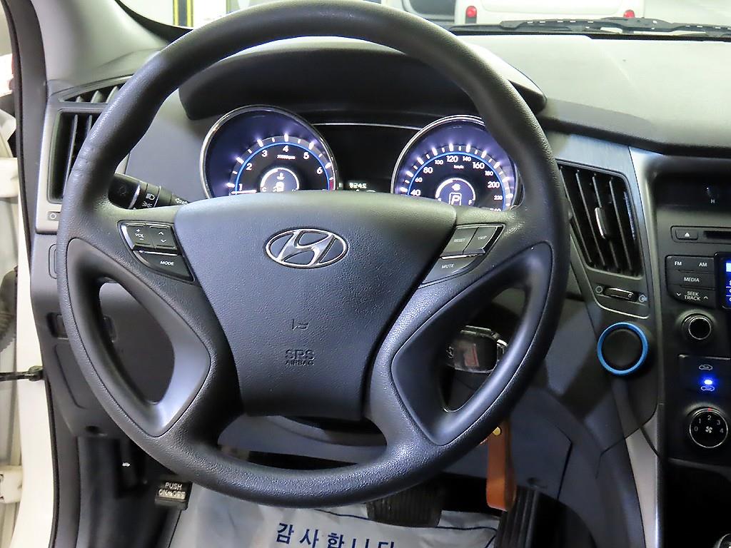 HYUNDAI Sonata - Vista 8