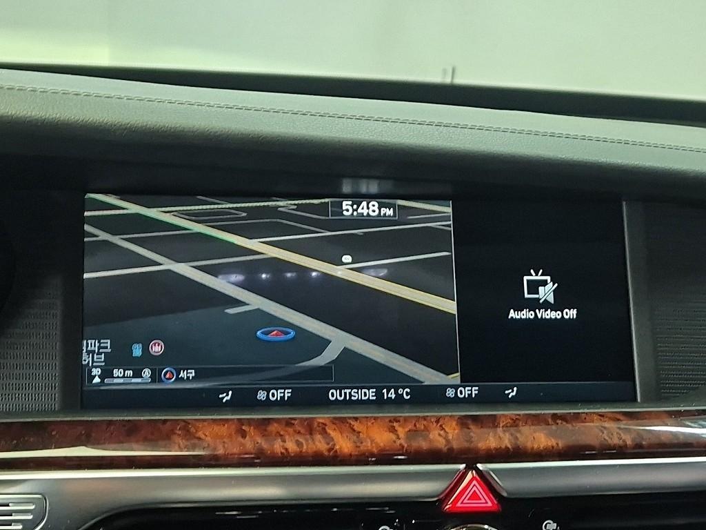 Genesis EQ900 - Vista 12