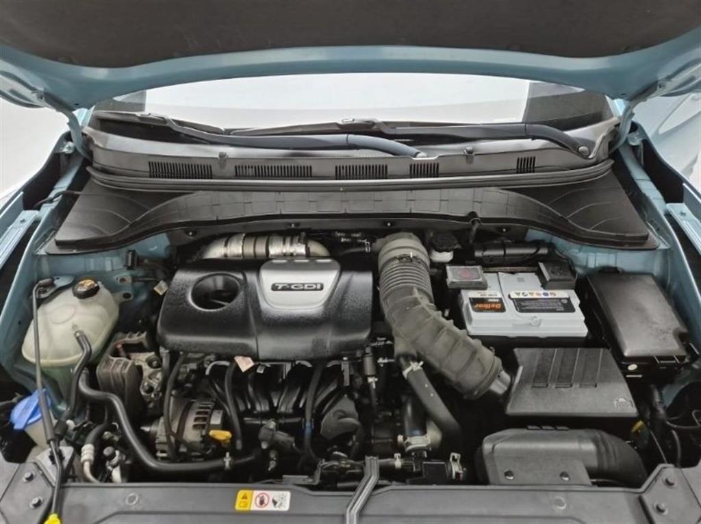 HYUNDAI Kona - Vista 5